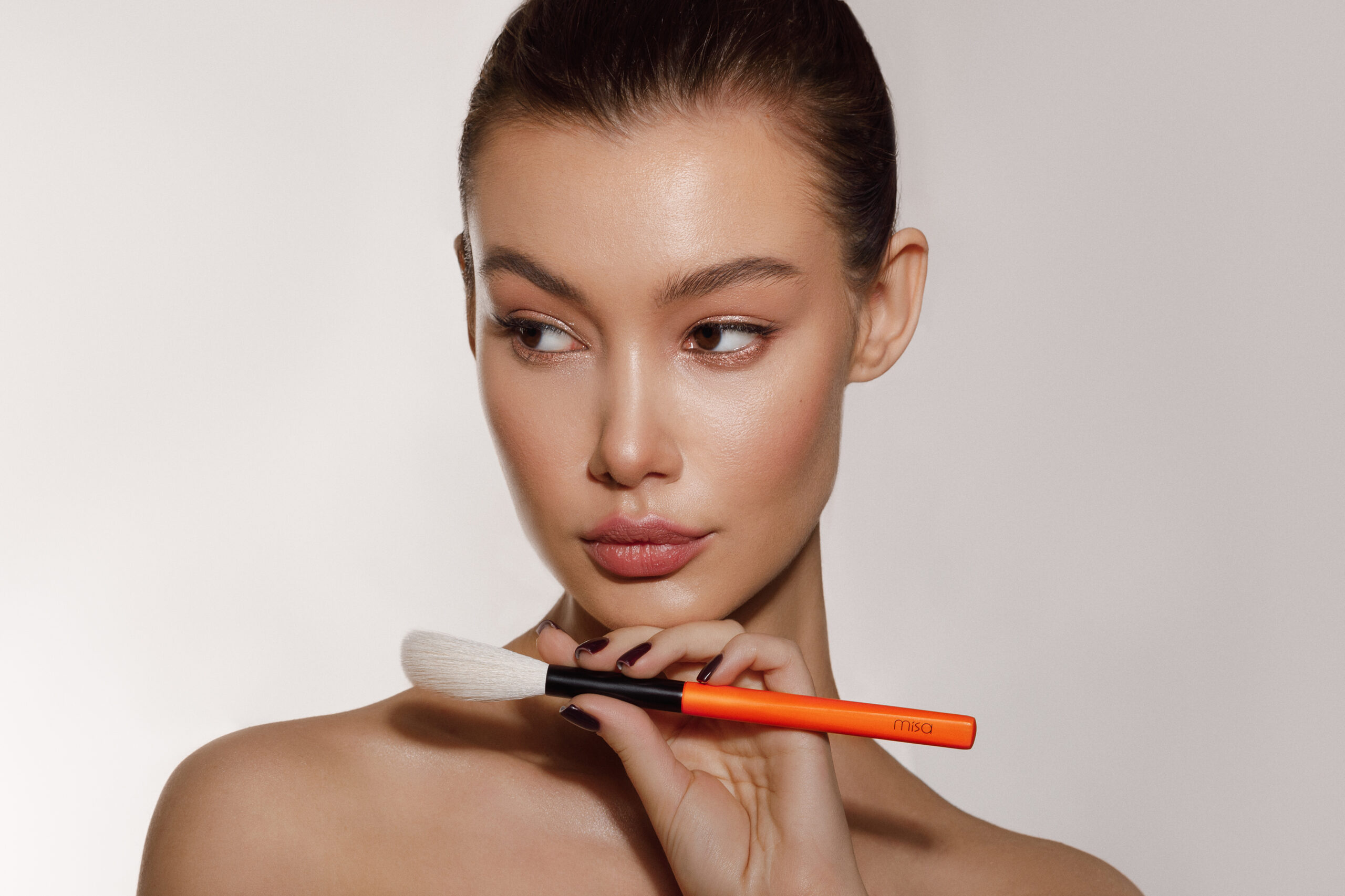 O5 Orange Kiss Angled HIGHLIGHTING BRUSH - Misa Store